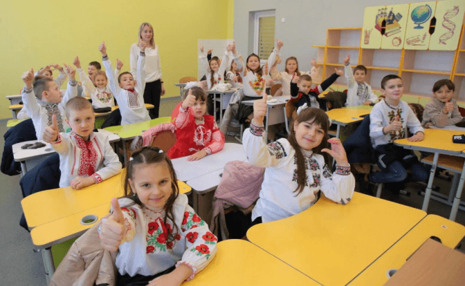 У Братковичах на Львівщині відкрили школу, яку будували шість років. Фото