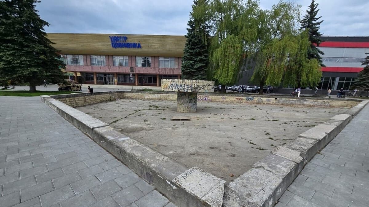 В одному з районів Львова оновлять площу та планують її масштабну реконструкцію