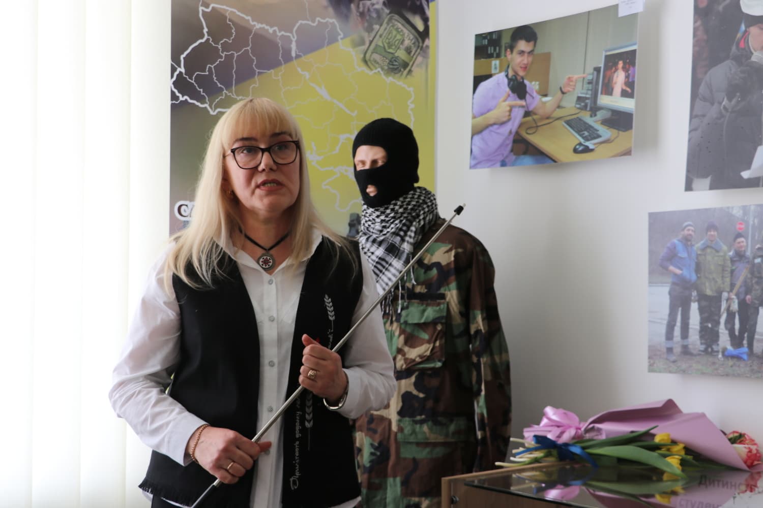 Мама Героя Валентини Матвіїв представила у музеї особисті речі полеглого сина.