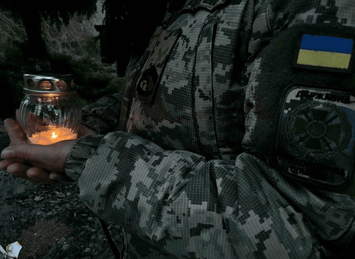 В Україну привезли Благодатний вогонь