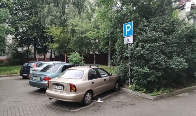 У Львові облаштують нові паркувальні майданчики. Локації
