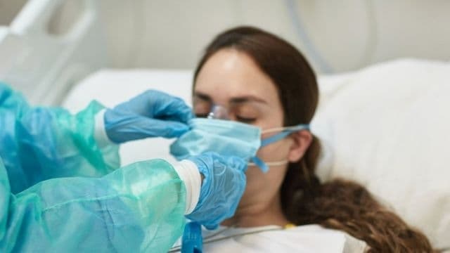Майже 300 госпіталізованих та 60 померлих. Covid-статистика на Львівщині за добу