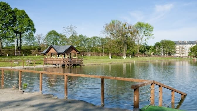 Де поплавати влітку. Перелік озер біля Львова, локації та ціни. Оновлено