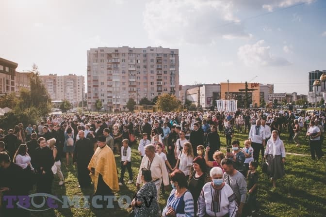 Як на Сихові освячували хрест під побудову майбутнього кафедрального собору. Фоторепортаж