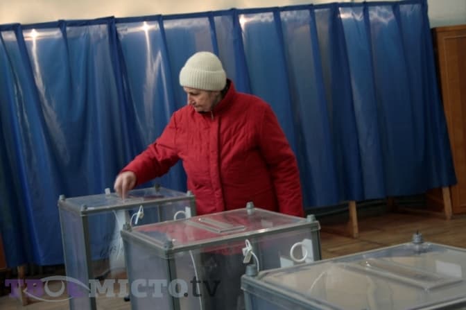 Як голосували на одній із дільниць Львова. Відео, фото. Доповнено