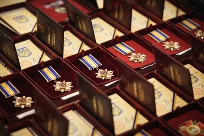 Президент посмертно нагородив дев’ятьох військових із Львівщини