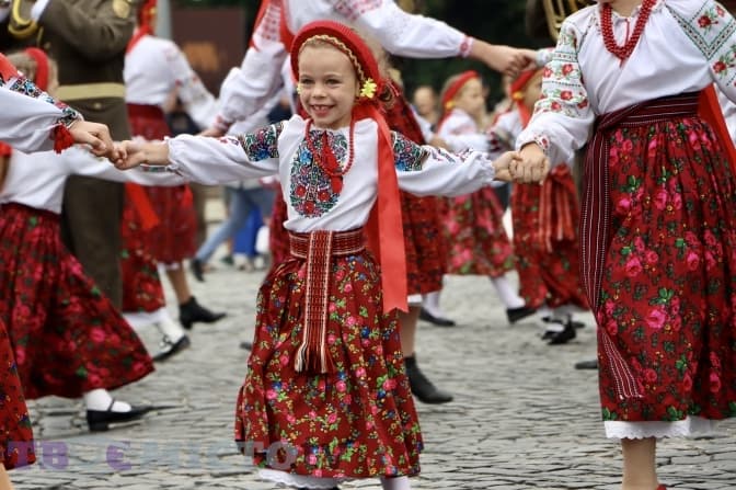«Маємо чим пишатися». Атмосферні фото з військового маршу та параду у Львові
