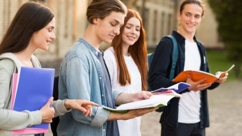 МОН відкрив додатковий вступ для українців, які закінчили польські школи та не проходили НМТ