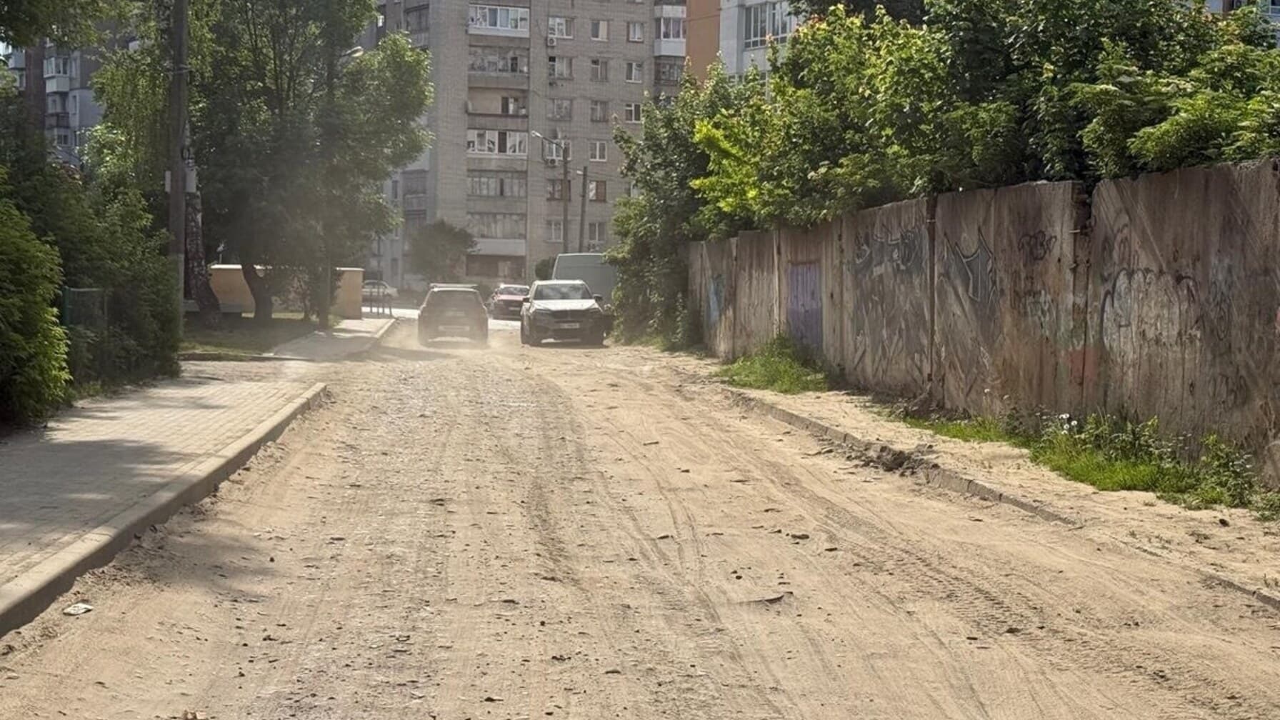 У Львові ремонтують дорогу біля ліцею №81/Фото: ЛМР
