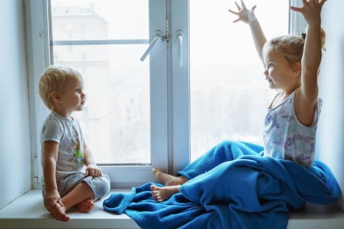 Чи будуть обмеження на Великдень та як записати свою фірму на вакцинацію. Головне за добу