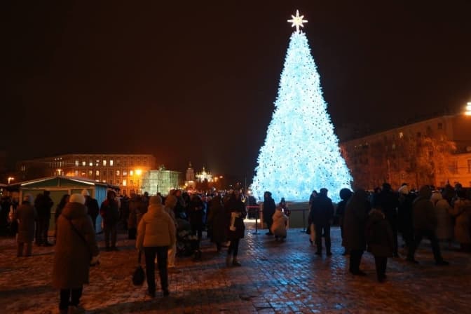 У Києві засяяла головна ялинка країни