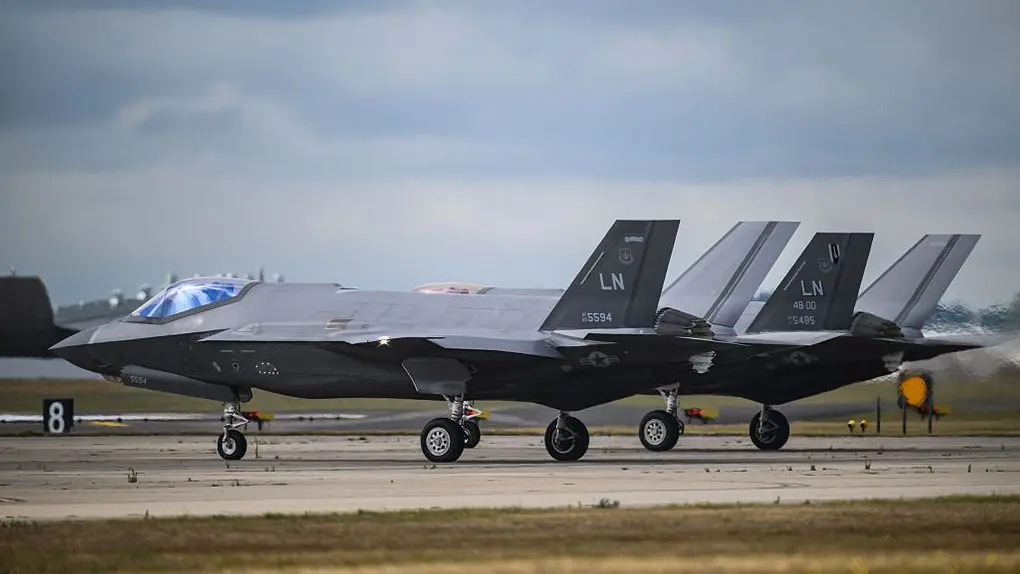 фото: Багатоцільові винищувачі F-35A Lightning II ВПС США на базі ВПС «Лейкенхіт», Велика Британія, 22 липня 2025 року. Getty Images/Simon Galloway