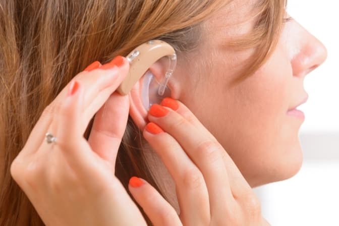 Як на Львівщині отримати слухові апарати безкоштовно