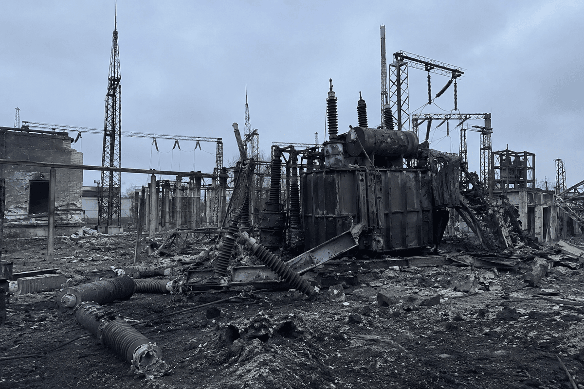 Атаки на Львівщині зазнала підстанція обленерго. Частина області досі без світла