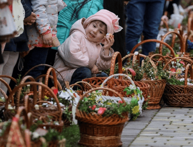 Скільки коштує зібрати Великодній кошик на Львівщині та що з економікою області. Підсумки доби