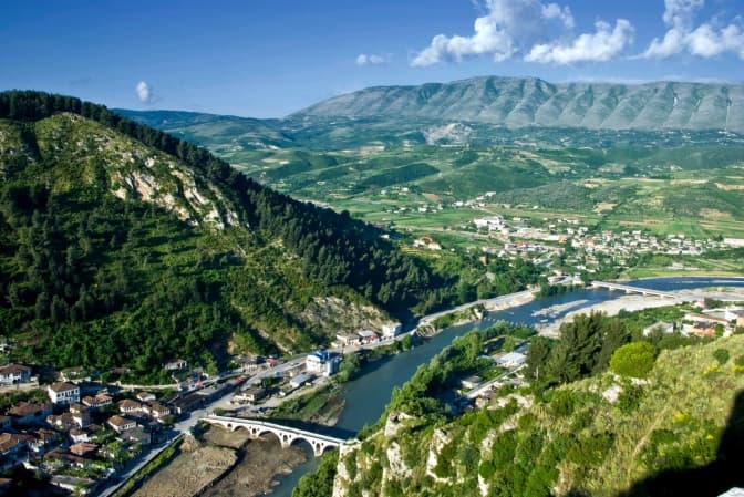 Українцям скасовують візи до ще однієї європейської країни