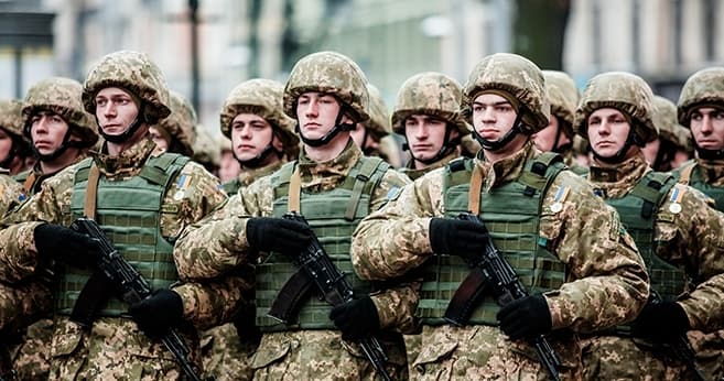 На час воєнного стану строковикам виплачуватимуть додаткові 30 тисяч щомісячно