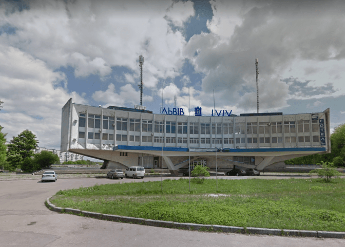 На львівському автовокзалі тепер можна здати ПЛР-тест
