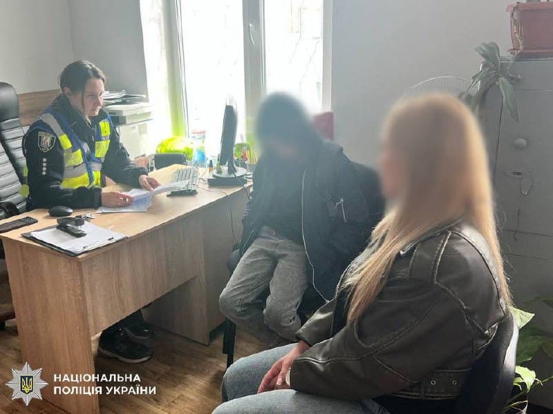 У Києві 12-річний школяр імітував знущання з кішки задля відео: поліція притягнула матір до відповідальності
