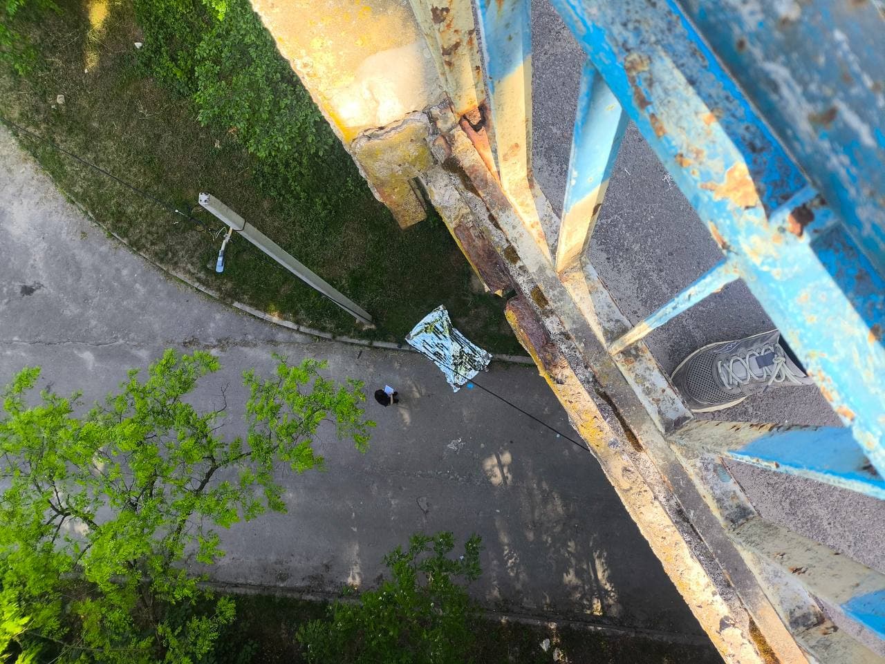 У парковій зоні Львова виявили тіло чоловіка/Фото із соцмереж