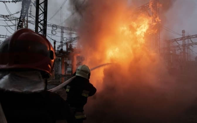 Атака на українську енергетику (ілюстративне зображення). Фото: AP
