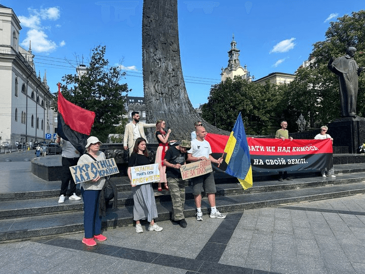 Акція проти трудової міграції у Львові / Фото: Суспільне