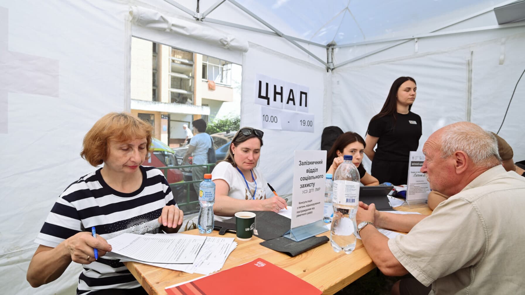 На Патона та Виговського вже надали майже 800 консультацій людям, чиє житло постраждало від атаки рф / фото ЛМР