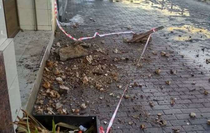 На проспекті Шевченка у Львові обвалився балкон. Фото