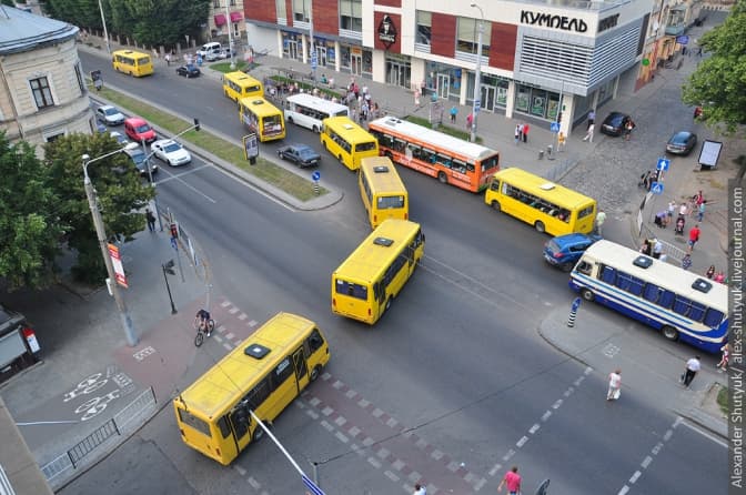 Львів’ян запрошують обговорити безпеку руху, затори та громадський транспорт у місті