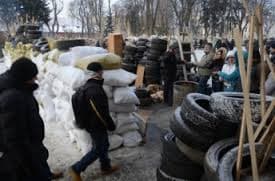 Барикади біля Львівської ОДА загрожують перехожим