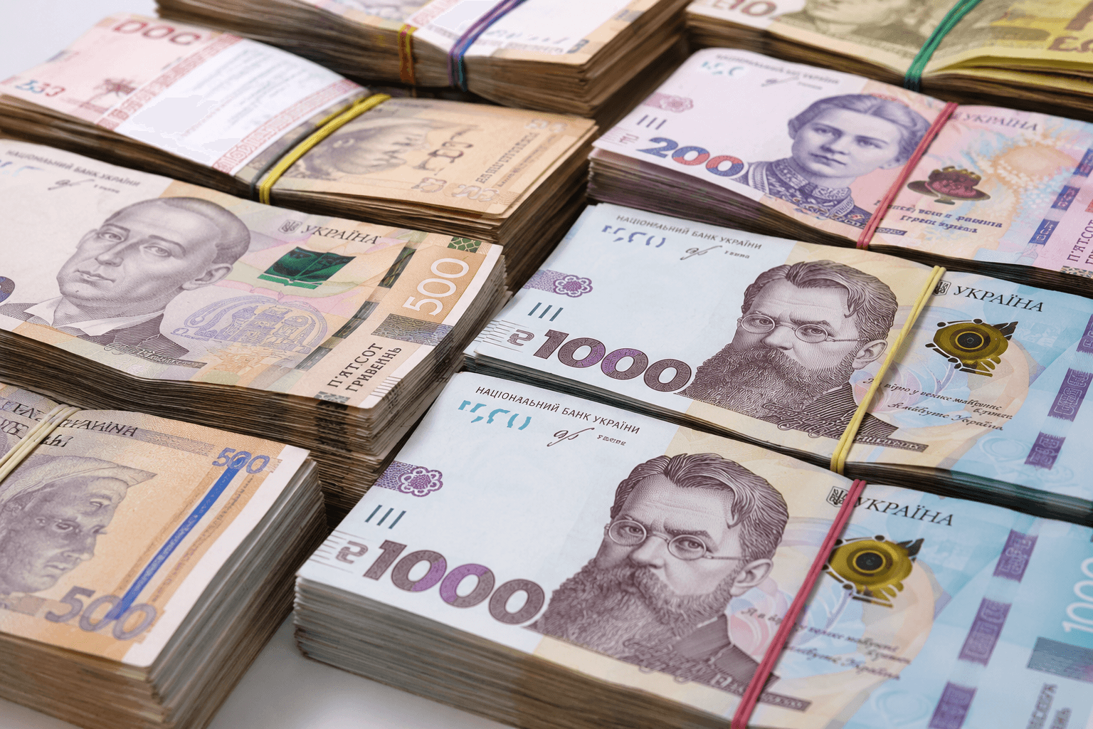 ФОПам та юрособам обмежать ліміти на перекази