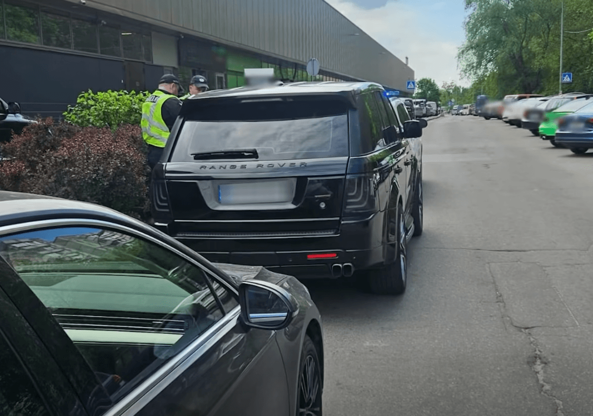 Форсаж у центрі столиці скасовується: у Києві патрульні покарали двох водіїв