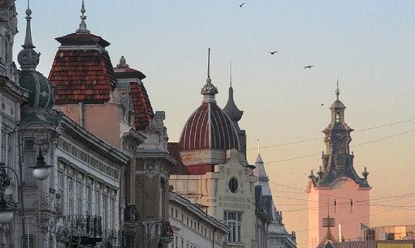 Загроза ракетного удару росії зі сходу та черги з автівок на кордонах. Як минула доба на Львівщині
