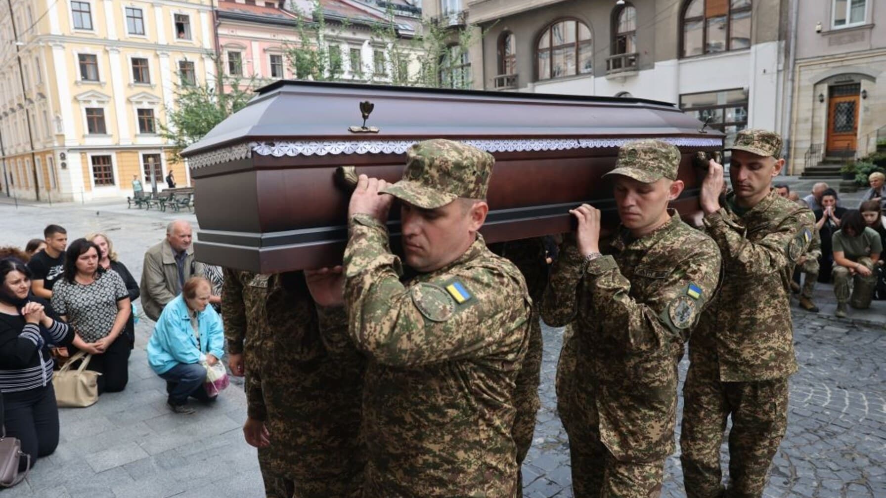 Мерія закликає мешканців долучитись до церемонії прощання з Героями / фото ЛМР