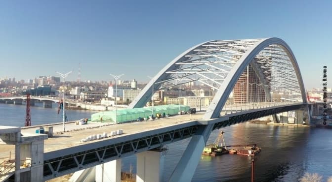 На оренді техніки для будівництва Подільського мосту «розпиляли» 24 млн грн, — Прокуратура