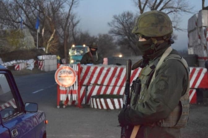 На Львівщині порушникам комендантської години вручають повістки