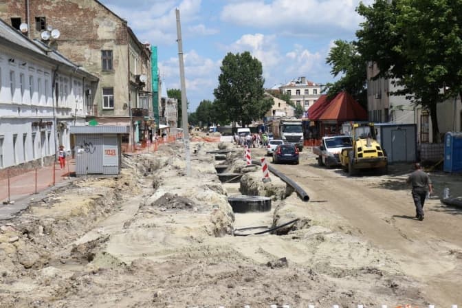 Вулицю Богдана Хмельницького ремонтують за 175 мільйонів. Фото