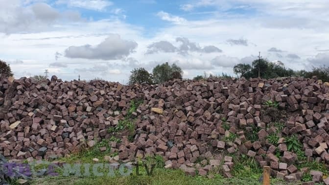 Куди у Львові вивозять бруківку після ремонту вулиць. Відео, фото