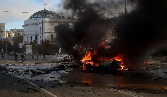Міжнародний фонд відновить скляний купол Будинку вчителя в Києві