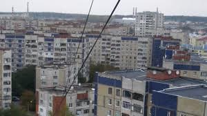 У Львові на Сихові професійні художники розмалюють будинок