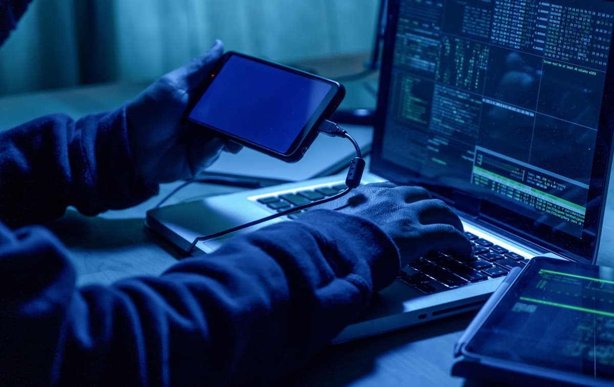 Шахрайство на 110 тисяч гривень через SIM-картки: на Львівщині судитимуть неповнолітнього