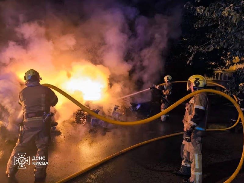 Ліквідація наслідків атаки рф по Києву, 8 липня 2026 року. Фото: ДСНС