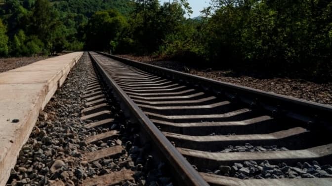 На Львівщині вантажний потяг на смерть збив 37-річного чоловіка