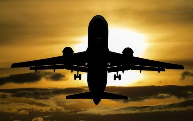 ЄС повністю закриває свій повітряний простір для Росії і накладає санкції на деякі російські ЗМІ