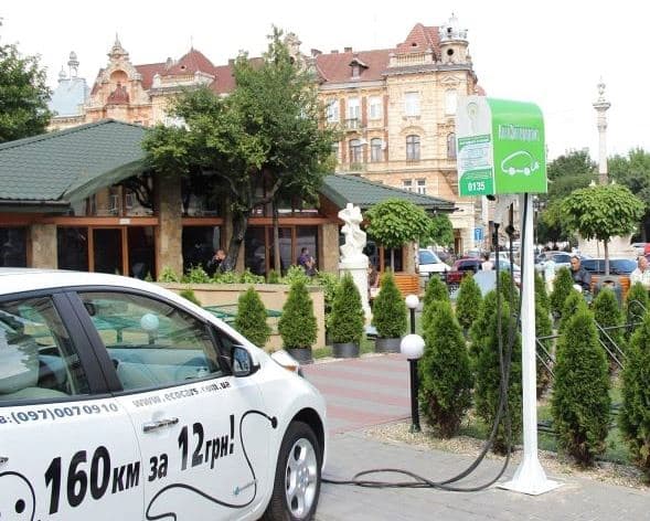 У Львові відкрили станцію для зарядки електрокарів