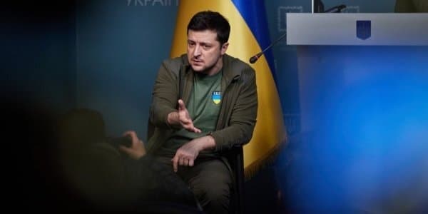 «Теж хочете, щоб нас повільно убивали». Зеленський закликав світ негайно закрити небо над Україною