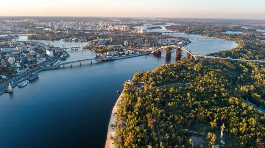 Річка Дніпро, Київ. Фото: відкриті джерела