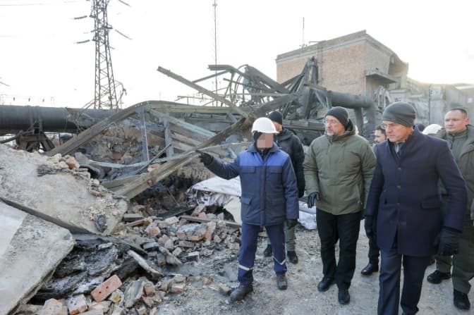 Шмигаль разом із Генсеком НАТО Марком Рютте відвідали пошкоджену обстрілом київську ТЕЦ