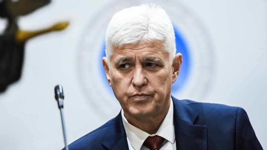 "Війна не вирішиться на полі бою": Болгарія офіційно припиняє постачання зброї Україні