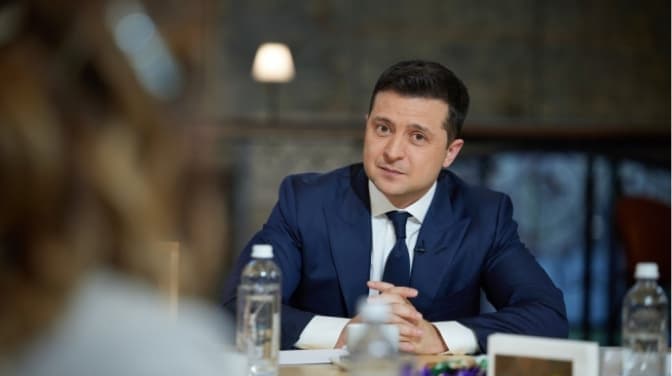 «Нападають не на нашу землю, а на ваші нерви». Зеленський про можливий напад Росії